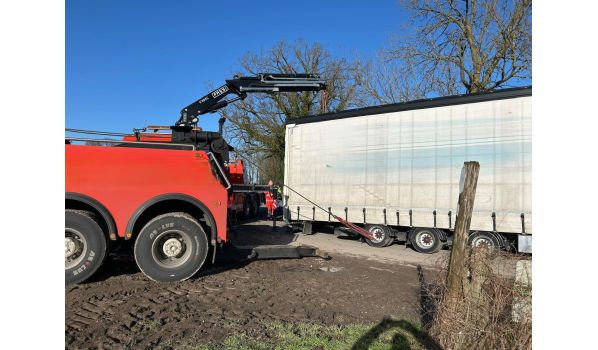 LKW-Abschlepp in Moosburg 9062 in der Nähe der Autobahn A2. Schnelle Hilfe bei Pannen auf einer wichtigen Strecke.