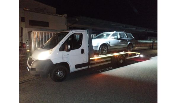 In Bodensdorf 9551- Abschleppdienst für einen PKW. Effizienter Service für Autofahrer in der Nähe der Straßen S2 und B83.