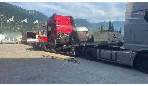 LKW-Abschlepp in Gunskirchen 4623 in der Nähe der Autobahn A25. Schnelle Hilfe bei Pannen auf einer wichtigen Strecke.