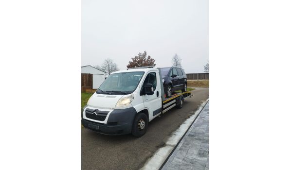 W Leidschendam, 2261 – Pomoc przy awarii samochodu. Sprawna pomoc drogowa dla kierowców w pobliżu dróg N44, N211, N470.