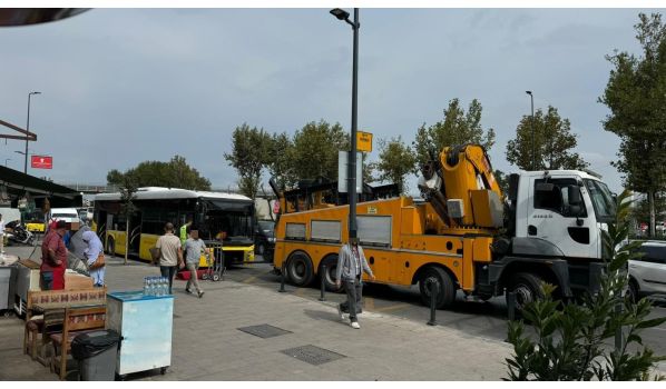 Pomoc drogowa dla ciężarówek w Hoogkerk, 9713 w pobliżu autostrady A7. Szybka pomoc w przypadku awarii na ważnej trasie.