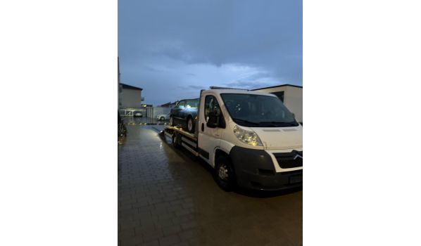 W Amby, 6213 – Pomoc przy awarii samochodu. Sprawna pomoc drogowa dla kierowców w pobliżu dróg N278, N278a, N595.