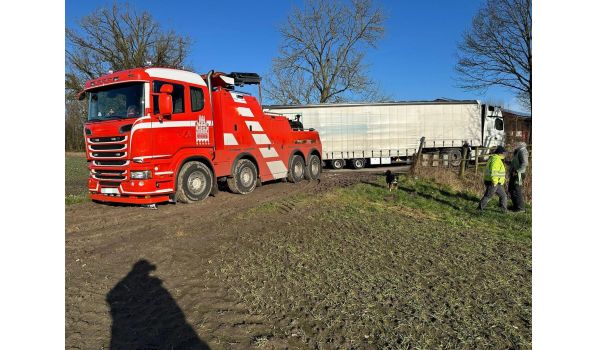 Pomoc drogowa dla ciężarówek w Nieuwegein, 3551 w pobliżu autostrady A2. Szybka pomoc w przypadku awarii na ważnej trasie.