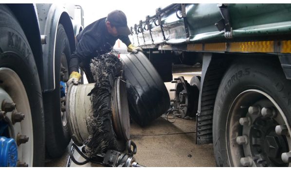 41-250 Będzin, mobilna wulkanizacja dla naczepy o rozmiarze 385/65 R22.5