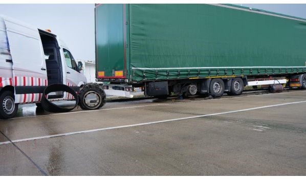 07-300 Łyse, mobilna wulkanizacja dla naczepy o rozmiarze 385/65 R22.5 