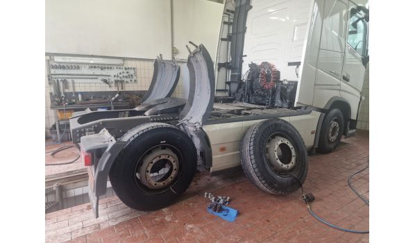 93-460 Rzgów, wymiana opony w ciężarówce na parkingu o rozmiarze 375/50 R22.5