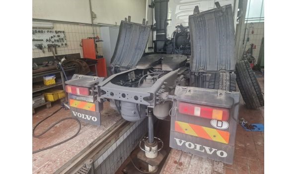 41-400 Mysłowice, wymiana opony w ciężarówce o rozmiarze 375/90 R22.5 na parkingu