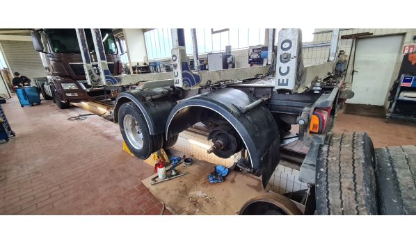 86441 Zusmarshausen, Wymiana felgi i opony w nocy