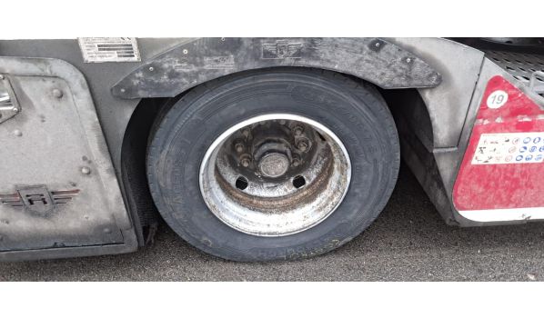 15236 Jacobsdorf, Serwis opon ciężarowych na parkingu