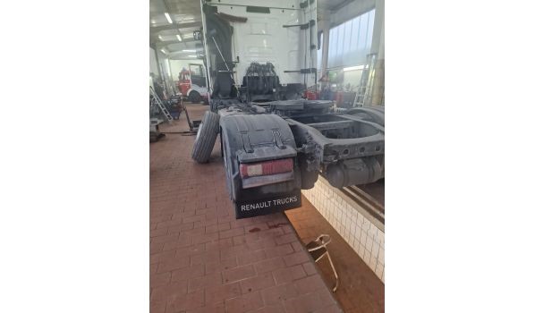 79199 Kirchzarten, Wymiana opony ciężarówki na osi przedniej w rozmiarze 335/65 R22,5