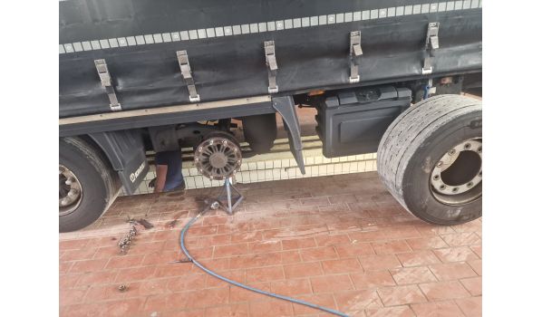 37120 Bovenden, mobilny serwis opon po utracie powietrza w kole przyczepy