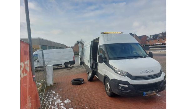 51674 Wiehl, mobilny serwis opon przy przebitej oponie w centrum miasta