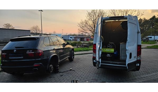 Wymiana felgi w BMW przez mobilny serwis opon