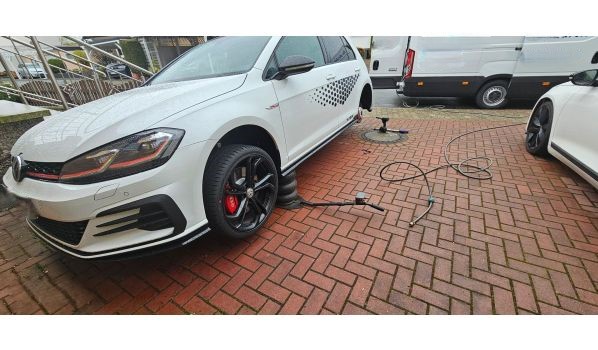 25421 Pinneberg, mobilny serwis opon na parkingu supermarketu