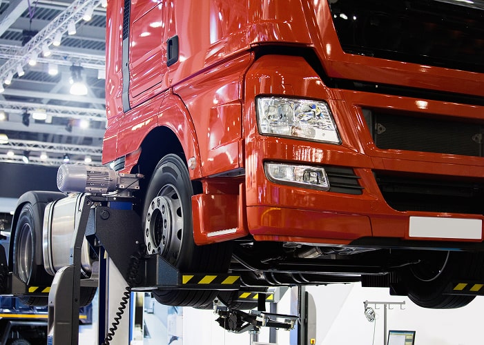 Wymiana przedniej i bocznej szyby w ciężarówkach w Niemczech